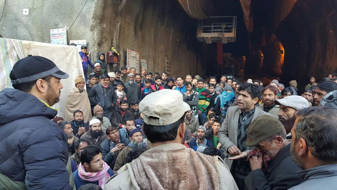 Land owners, local unemployed youths should be given priority: Vikar Rasool